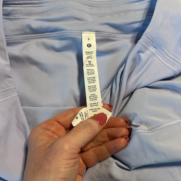 Lululemon skirt size 6. - Picture 2 of 8